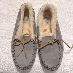 EUC Ugg loafer slippers 8